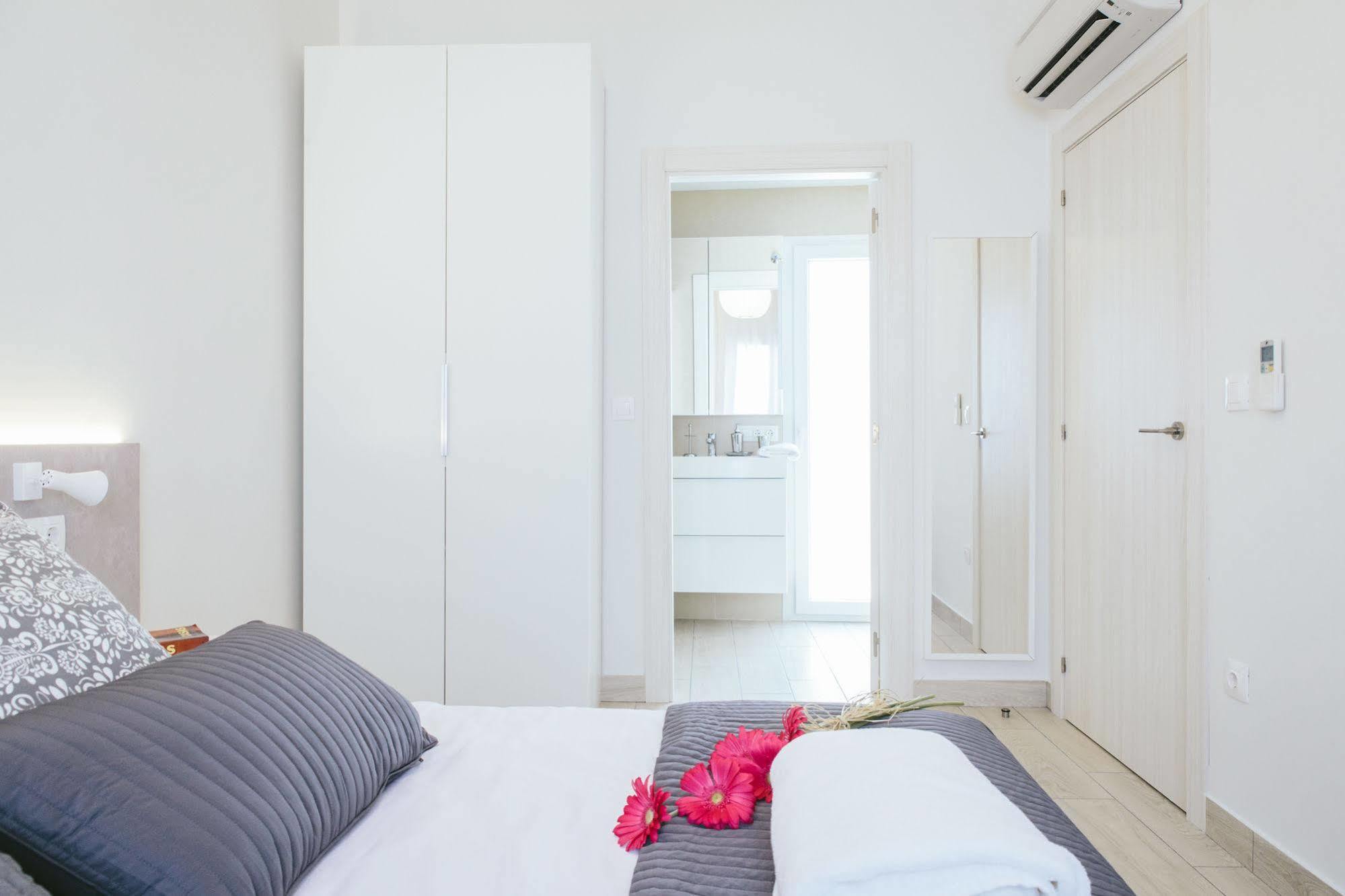 The Lucky Flats - Poeta Quintana Apartment อาลิกันเต ภายนอก รูปภาพ